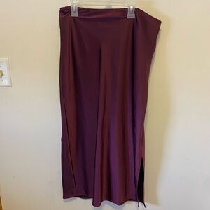 Old Navy burgundy satin midi skirt large